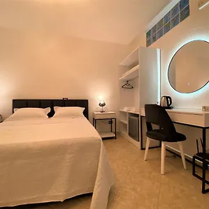 https://the-white-corner.albaniahotels.org